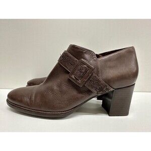 CLARKS Artisan Collection women size 7M  brown leather side zip heel booties